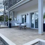 Anita 3