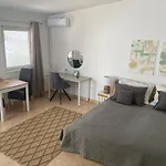 Anita 3 *