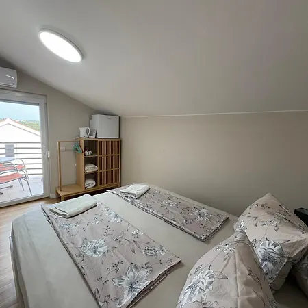 Anita 3 Apartment *