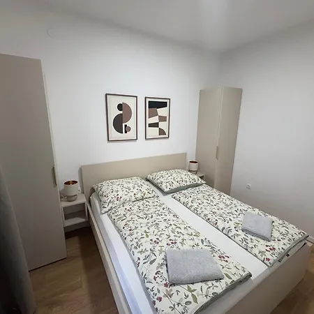 Anita 3 Apartment