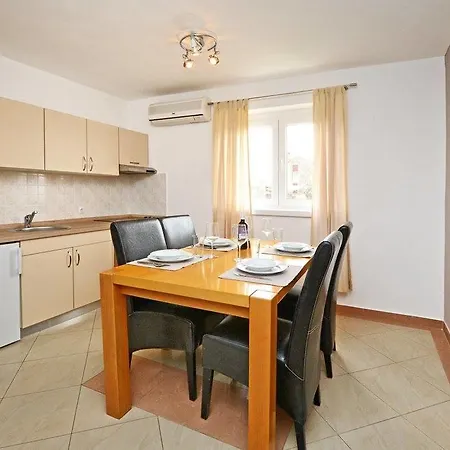 Apartament Anita 3 *